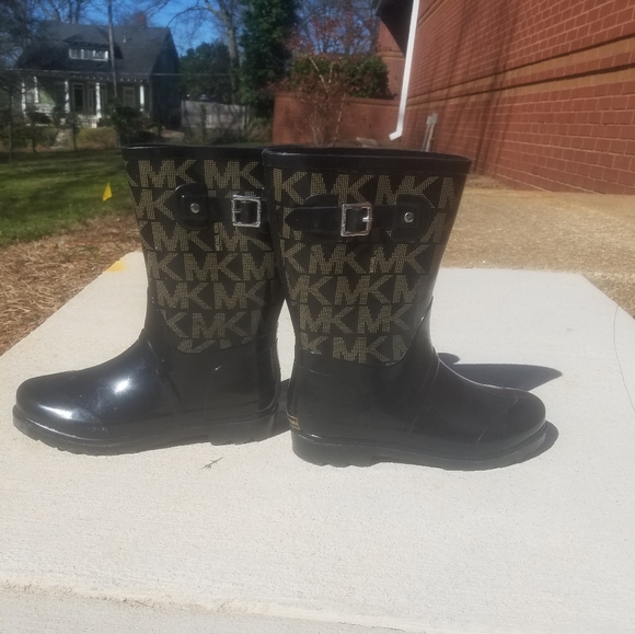 Michael Kors MK Logo Print Mid Rainboots - Picture 2 of 4